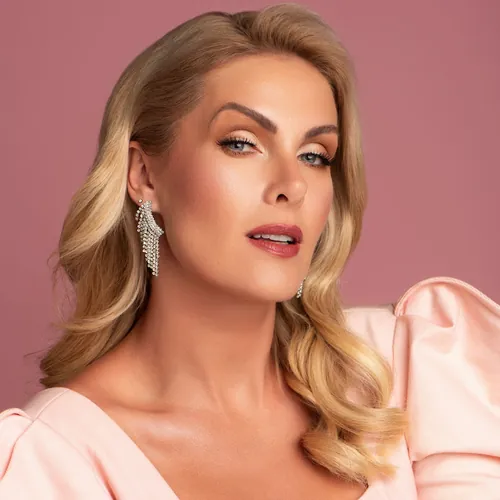 Canal Ana Hickmann