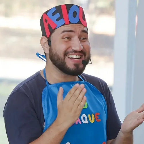 Prof. Isaque Estevão